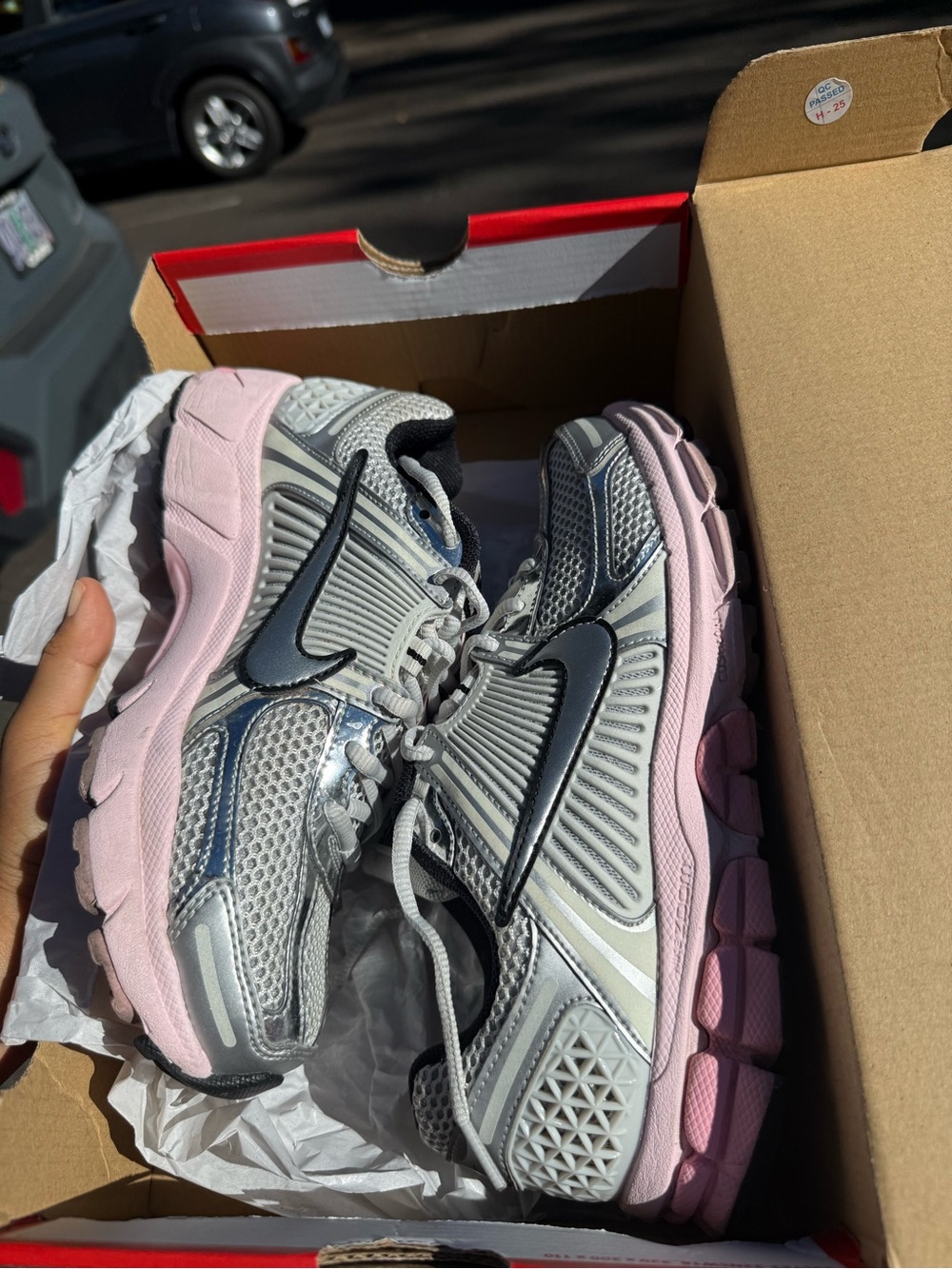 Nike Vomero 5 Women's Gray & Pink Sneakers